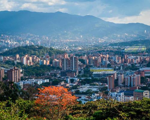 FotografoFoto Alcaldía de Medellín:Medellín supera su meta de predial con cerca del 60 % del recaudo en lo que va del año. 